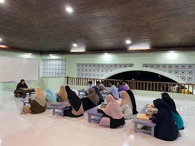 Kegiatan mengaji santri